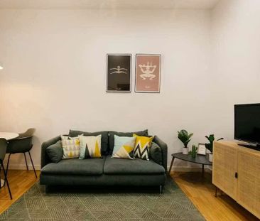 Carrer del Comte d'Urgell, Barcelona, Catalonia 08011 - Photo 3