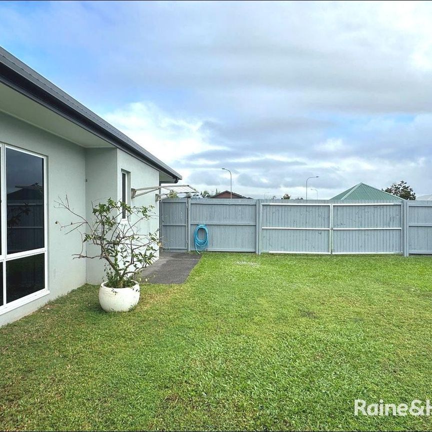 4 Bedroom - 2 Bathroom - Unfurnished - Photo 1