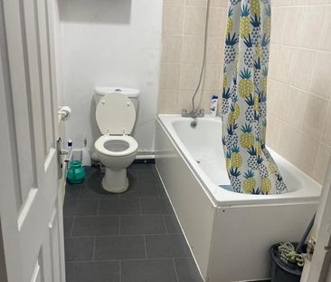 Room in a Shared Flat, Hainault Road, E11 - Photo 5