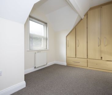 2 bed maisonette to rent in Spencer Road, Bournemouth, BH1 - Photo 2