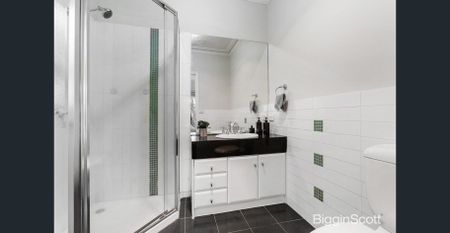 Modern Comfort with Convenient Access to All - Photo 5