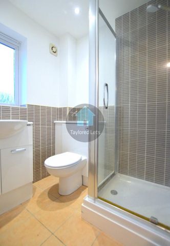 4 bedroom townhouse to rent - Photo 5
