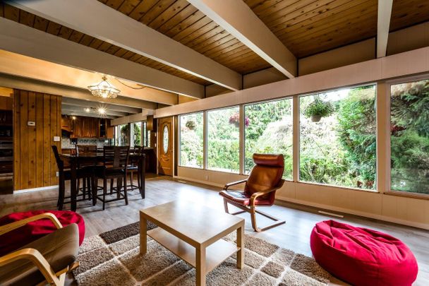 House in West Vancouver, BC - Photo 1