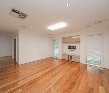 Contemporary Family Home in the Heart of Berwick - Available now - Photo 2