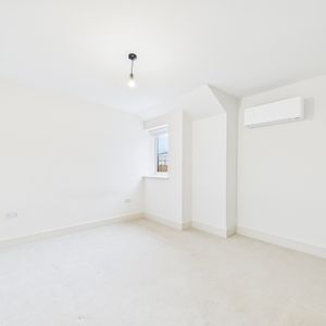 2 bed apartment to rent in Chapel Lane, High Wycombe, HP12 4BS - Photo 2