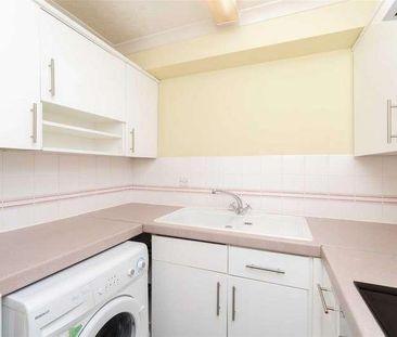 Acorn Grove, Hayes, UB3 - Photo 1