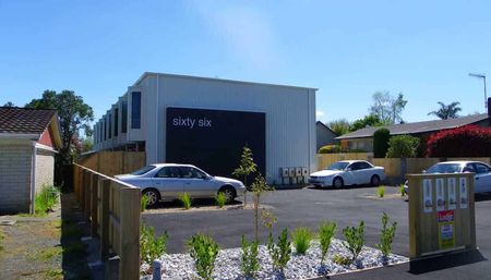 Fully Furnished Studio - Photo 2