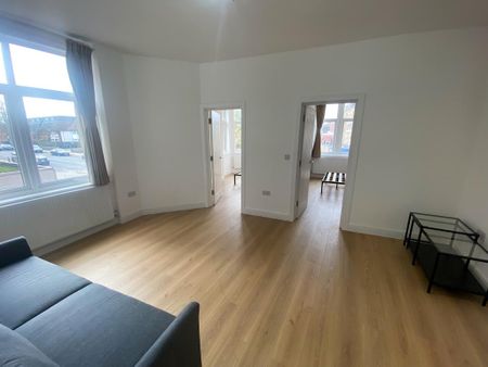 3 bedroom apartment to rent - Photo 2