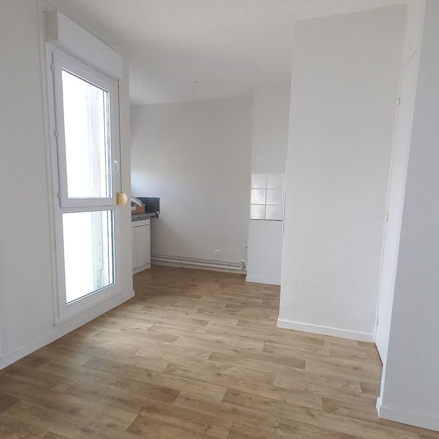 APPARTEMENT T2 à MONTCEAU LES MINES - Photo 1