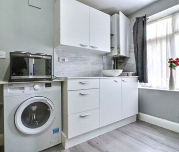 Whitchurch Avenue, Edgware, HA8 - Photo 4