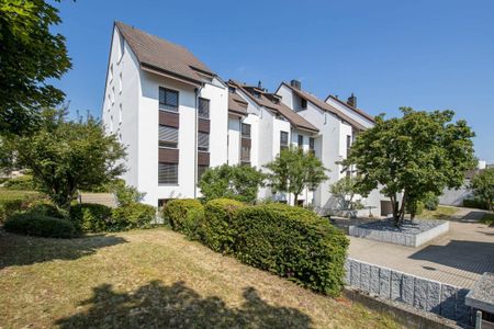 Nähe Kronenplatz und Schloss Binningen - grosszügige 4-Zimmer-Maisonette-Dachwohnung mit Cheminée - Photo 5