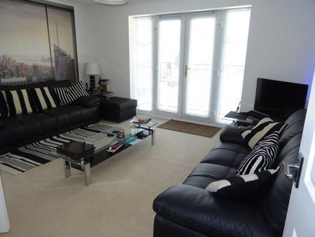 2 bedroom flat to rent - Photo 2