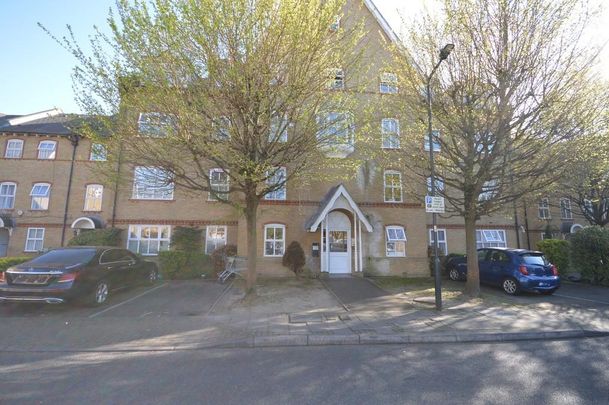 2 bedroom ground floor flat to rent - Photo 1