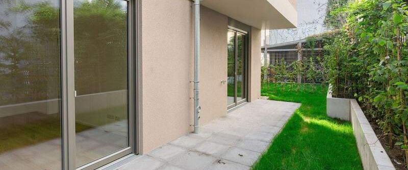 ERSTBEZUG! Schöne 3-Zi.-Whg. mit Einbauküche, Terrasse & kleinem Garten - Foto 1