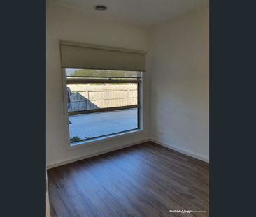 SPACIOUS 3 BEDROOM UNIT IN DOVETON - Photo 6