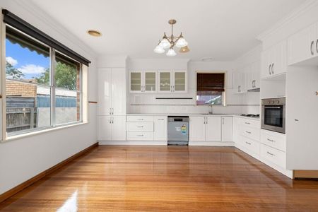 3 bedroom home in great location - Photo 2