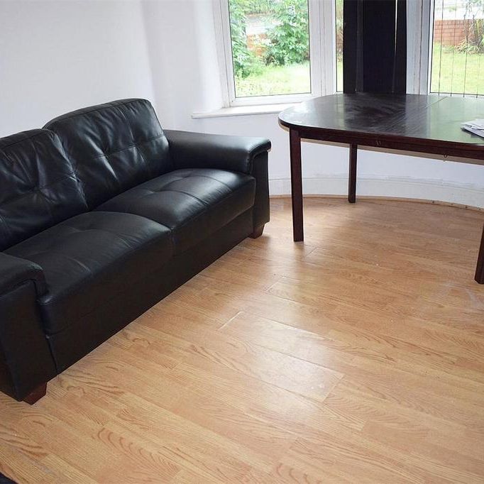 4 bedroom semi-detached house to rent - Photo 1