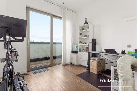 3 bedroom penthouse to rent - Photo 2