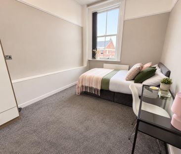 3 bedroom flat to rent - Photo 3