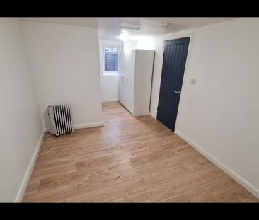1 Bed Flat, Dallow Road, LU1 - Photo 3