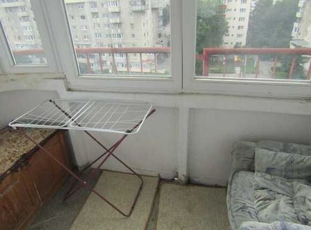Apartament cu 3 camere, decomandat, 80 mp, zona Bisericii Calvaria - Photo 3