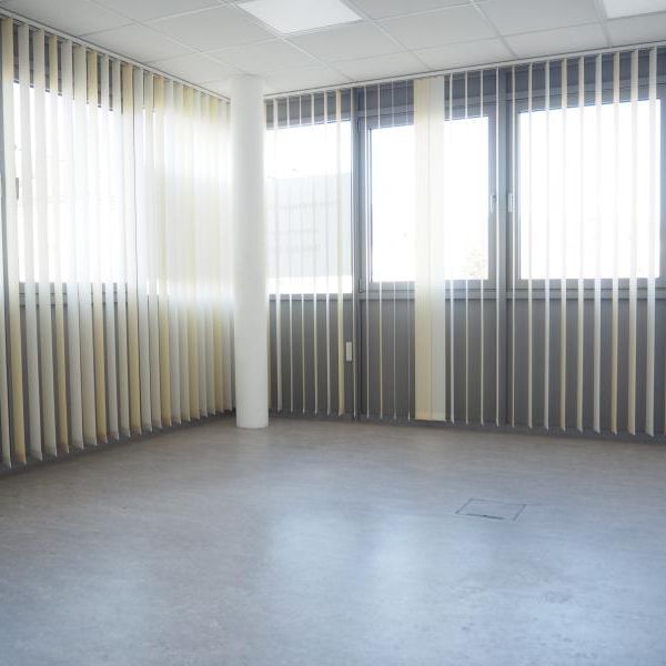 Ärztehaus Linz, Prinz Eugen Straße! Freie Ordination im 2. OG, 2 Räume + Wartebereich + Gemeinschaftsflächen, inkl. Parkflächen, 1 TG-Platz - Photo 1