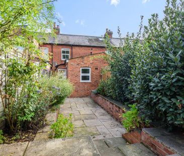 2 bedroom terraced house to rent - Photo 2