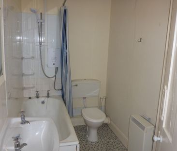 1 bed Apartment - To Let - Photo 2