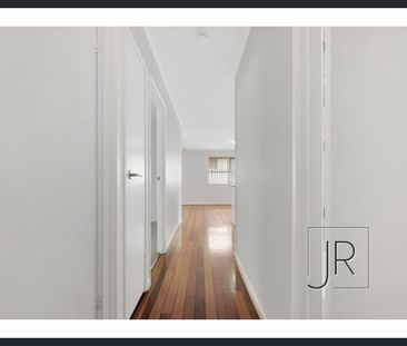 Thoughtfully renovated first floor apartment on Chevron Island - Photo 6