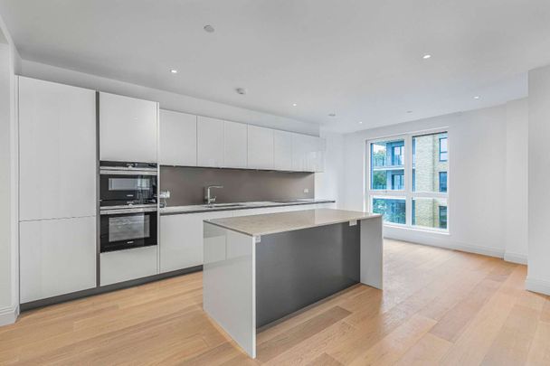 A luxury three bedroom fourth floor Riverside apartment. - Photo 1