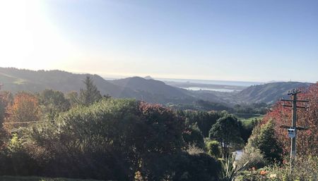 Views, Space and Comfort! - Photo 4