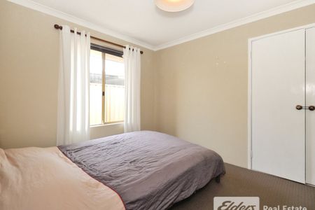 EXTRA LARGE FAMILY HOME IN POPULAR WAIKIKI - Photo 4