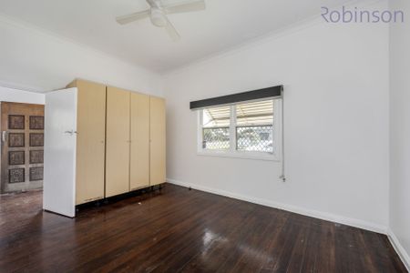 Renovated three bedroom home - Photo 3