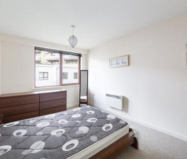 1 Bed Flat - Photo 3
