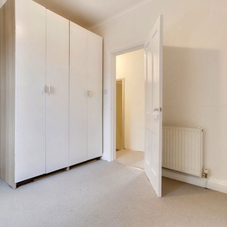 A 2 Bedroom House in Millbrook Street GL50 3RP - Photo 1