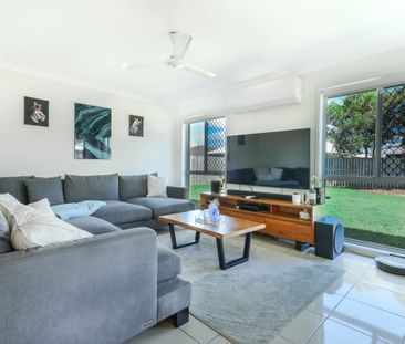 :: MODERN UP MARKET RESIDENCE IN FOREST SPRINGS ESTATE! - Photo 1