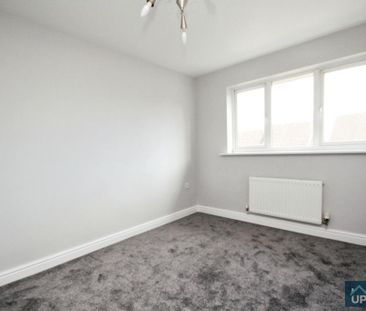 4 bedroom detached house to rent - Photo 4