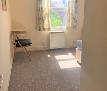 1 bedroom in a house share to rent - Photo 5