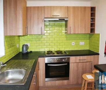 1 bedroom in a house share to rent - Photo 2