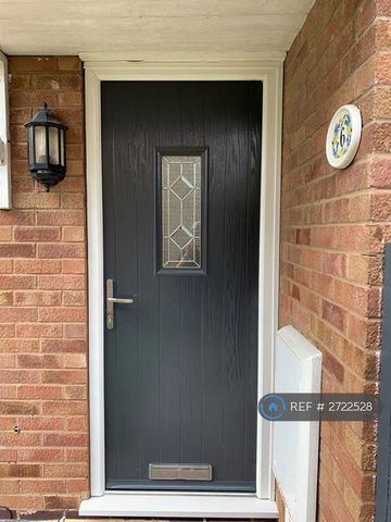 2 bedroom semi-detached house to rent - Photo 2