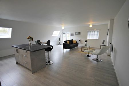 2 Bedroom Apartment To Rent - Photo 2