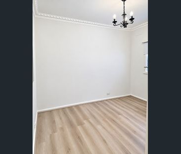 Comfort, Space and Convenience in the Heart of Avondale Heights! - Photo 6