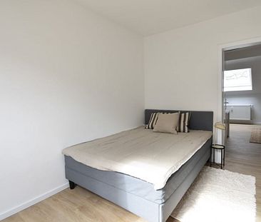 Ohligs, Altbau, DG, 63m², drei Zimmer, KDB, renoviert, möbliert, Nähe HBF. - Foto 4