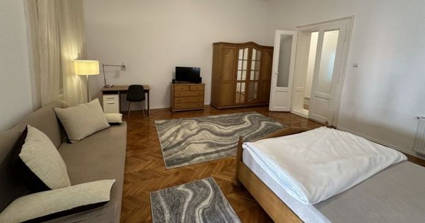 Garsoniera de inchiriat zona Universitate - Fotografie 1