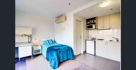 " NELSON COLLEGE APARTMENTS " Large apartment with Balcony - Photo 2