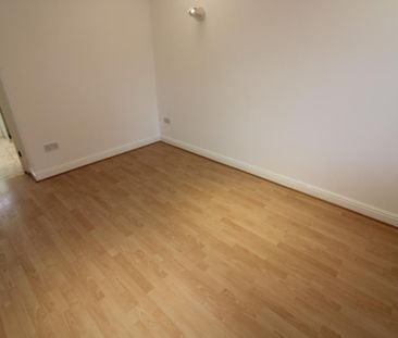2 bedroom semi-detached house to rent - Photo 3