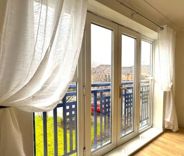 2 bedroom Flat To Let - Photo 2