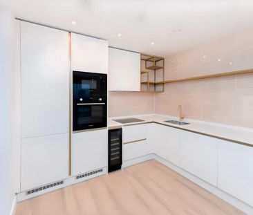 2 Bedroom 2 Bathroom Flat 57 - Photo 4