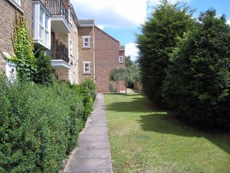 2 bedroom property to rent - Photo 3