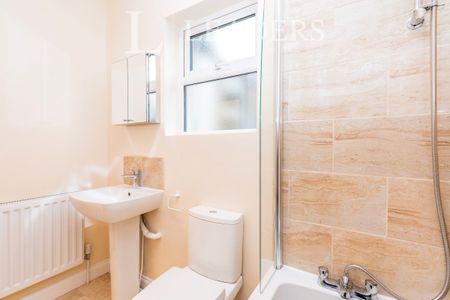 3 bedroom house to rent Ringwood Road, Southsea, PO4 - Photo 3